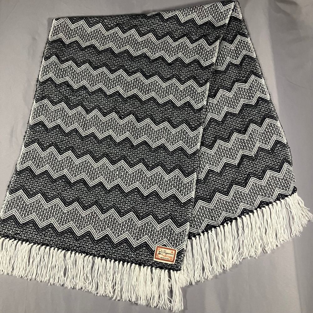 Figueroa Alpaca Woven 20.5x64 Blanket Scarf Black White Chevron Fringe Made Peru